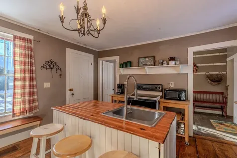 83 Depot Street Jamaica VT 05343