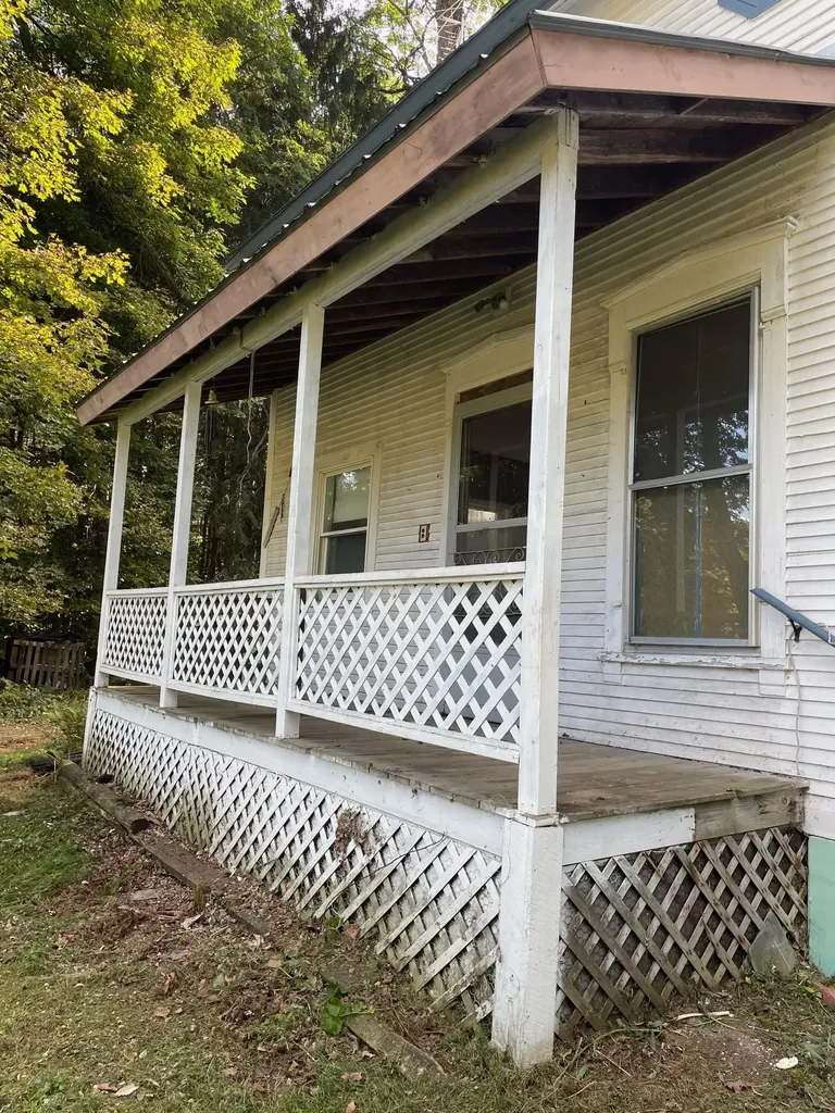 207 River Road Cambridge VT 05444