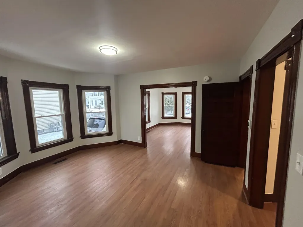 6 Holmes Street Nashua NH 03060