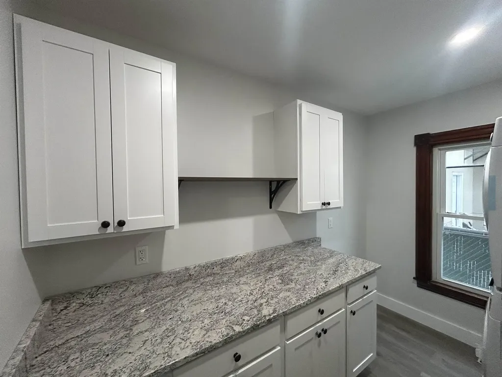 6 Holmes Street Nashua NH 03060