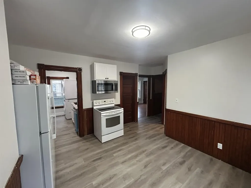 6 Holmes Street Nashua NH 03060