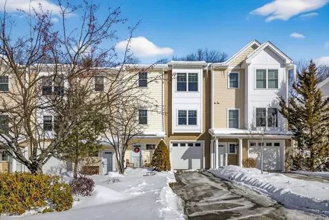 63 Woodview Way Manchester NH 03102