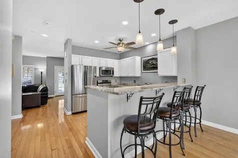 63 Woodview Way Manchester NH 03102