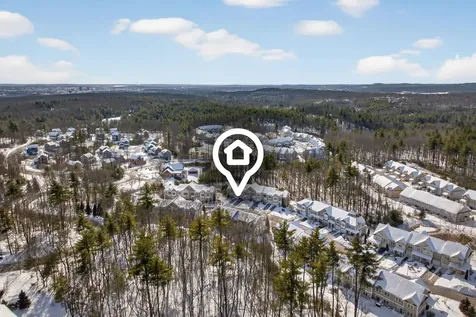 63 Woodview Way Manchester NH 03102