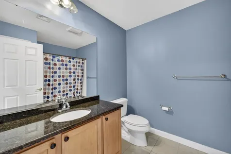 63 Woodview Way Manchester NH 03102