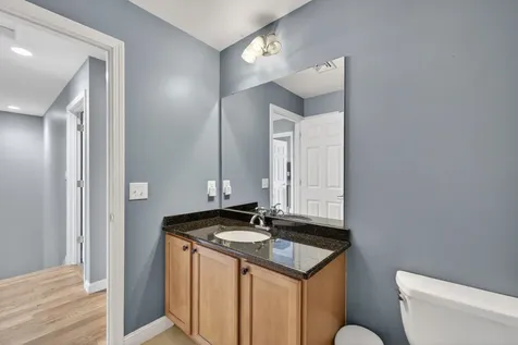 63 Woodview Way Manchester NH 03102