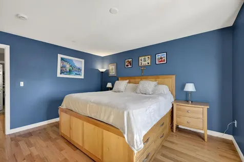 63 Woodview Way Manchester NH 03102