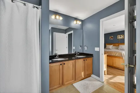 63 Woodview Way Manchester NH 03102