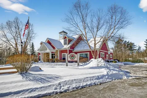 63 Woodview Way Manchester NH 03102