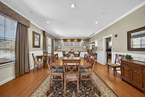 63 Woodview Way Manchester NH 03102