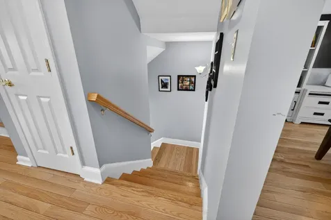 63 Woodview Way Manchester NH 03102