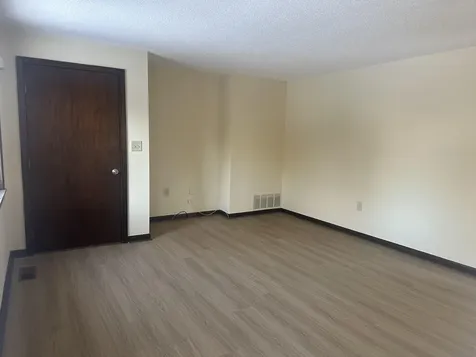 32 R Summit Avenue Derry NH 03038