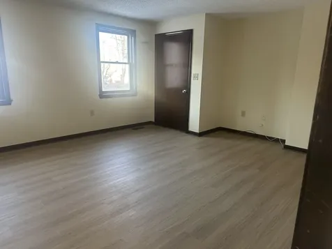 32 R Summit Avenue Derry NH 03038