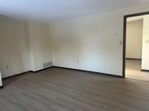 32 R Summit Avenue Derry NH 03038