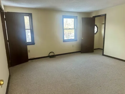 32 R Summit Avenue Derry NH 03038