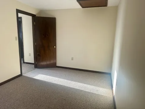 32 R Summit Avenue Derry NH 03038