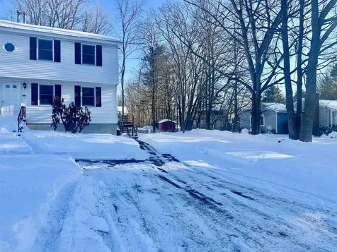 32 R Summit Avenue Derry NH 03038