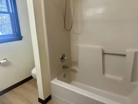 32 R Summit Avenue Derry NH 03038