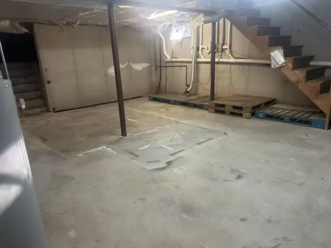 32 R Summit Avenue Derry NH 03038