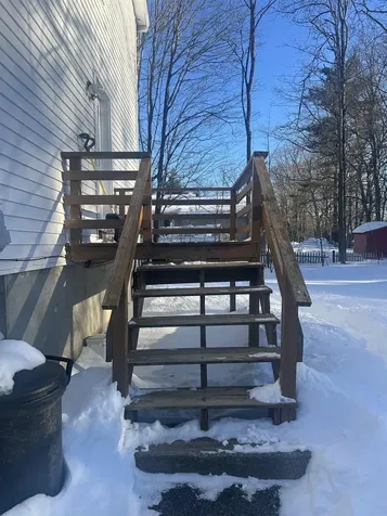 32 R Summit Avenue Derry NH 03038