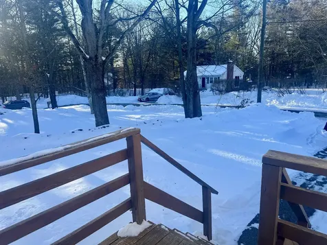 32 R Summit Avenue Derry NH 03038