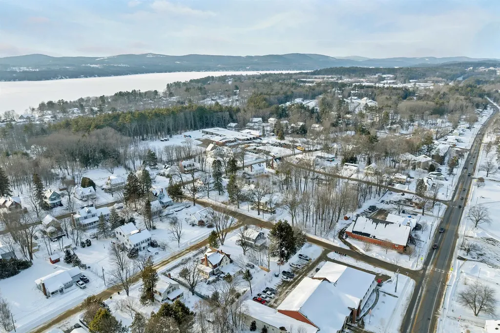 27 Tremont Street Laconia NH 03246