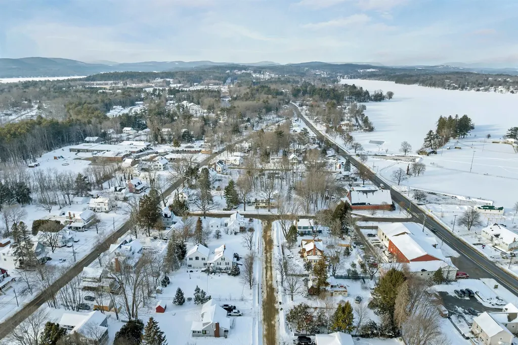 27 Tremont Street Laconia NH 03246