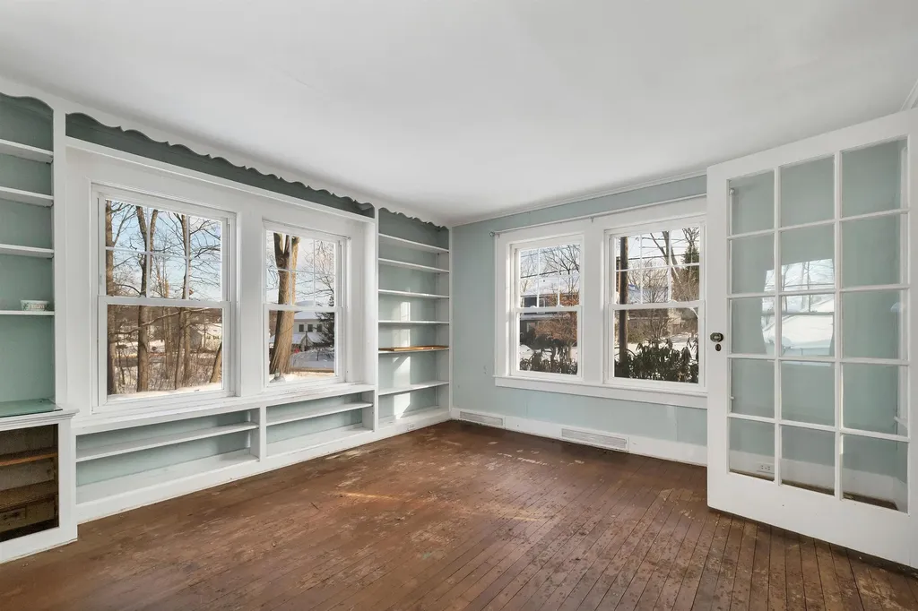 27 Tremont Street Laconia NH 03246