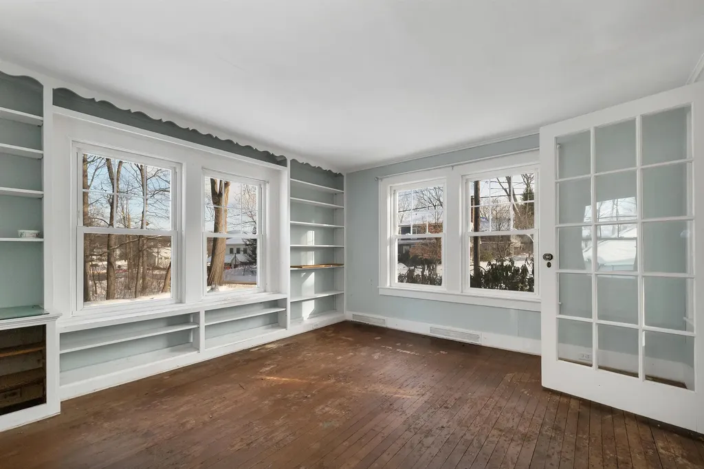 27 Tremont Street Laconia NH 03246