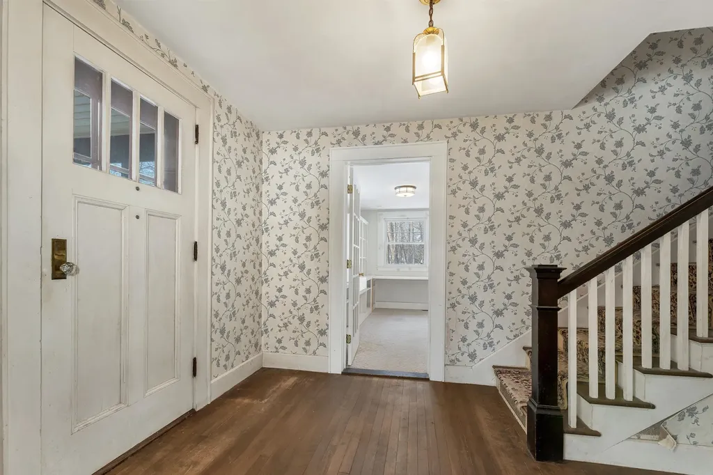 27 Tremont Street Laconia NH 03246