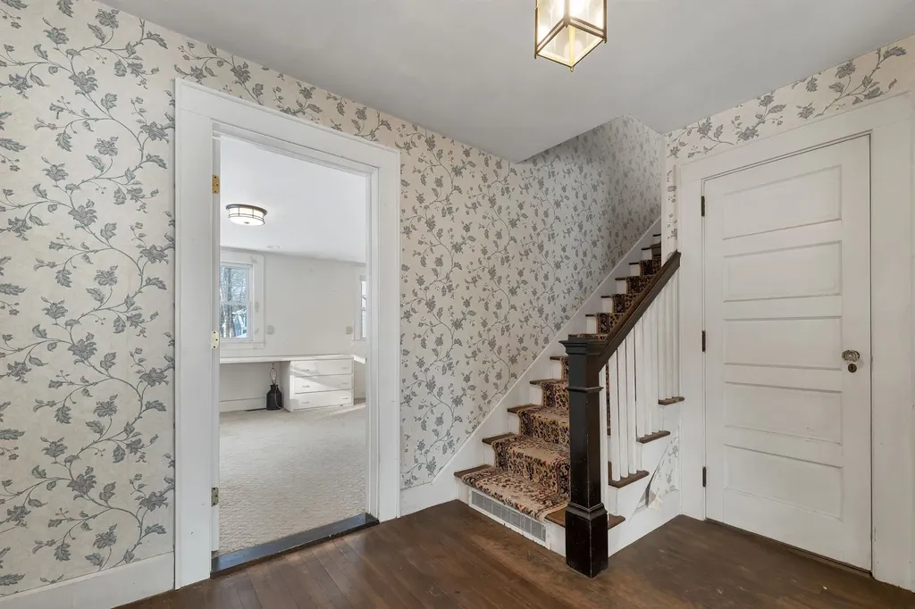 27 Tremont Street Laconia NH 03246