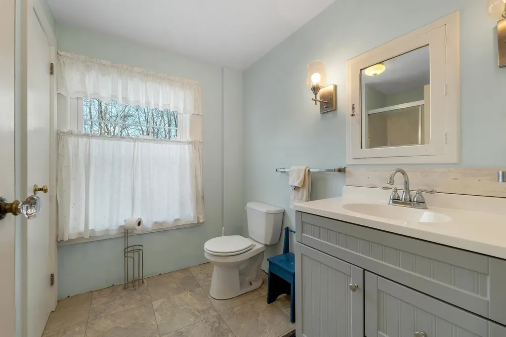 27 Tremont Street Laconia NH 03246