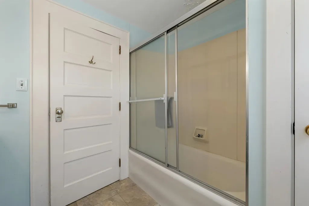 27 Tremont Street Laconia NH 03246