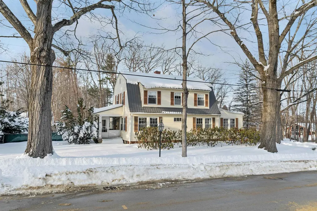 27 Tremont Street Laconia NH 03246