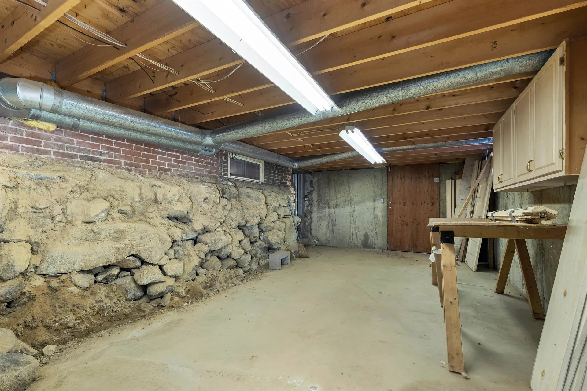 27 Tremont Street Laconia NH 03246