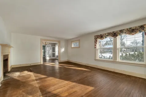 27 Tremont Street Laconia NH 03246