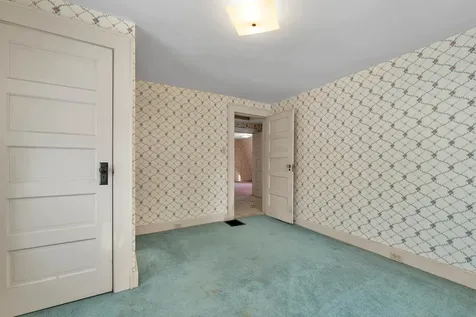 27 Tremont Street Laconia NH 03246