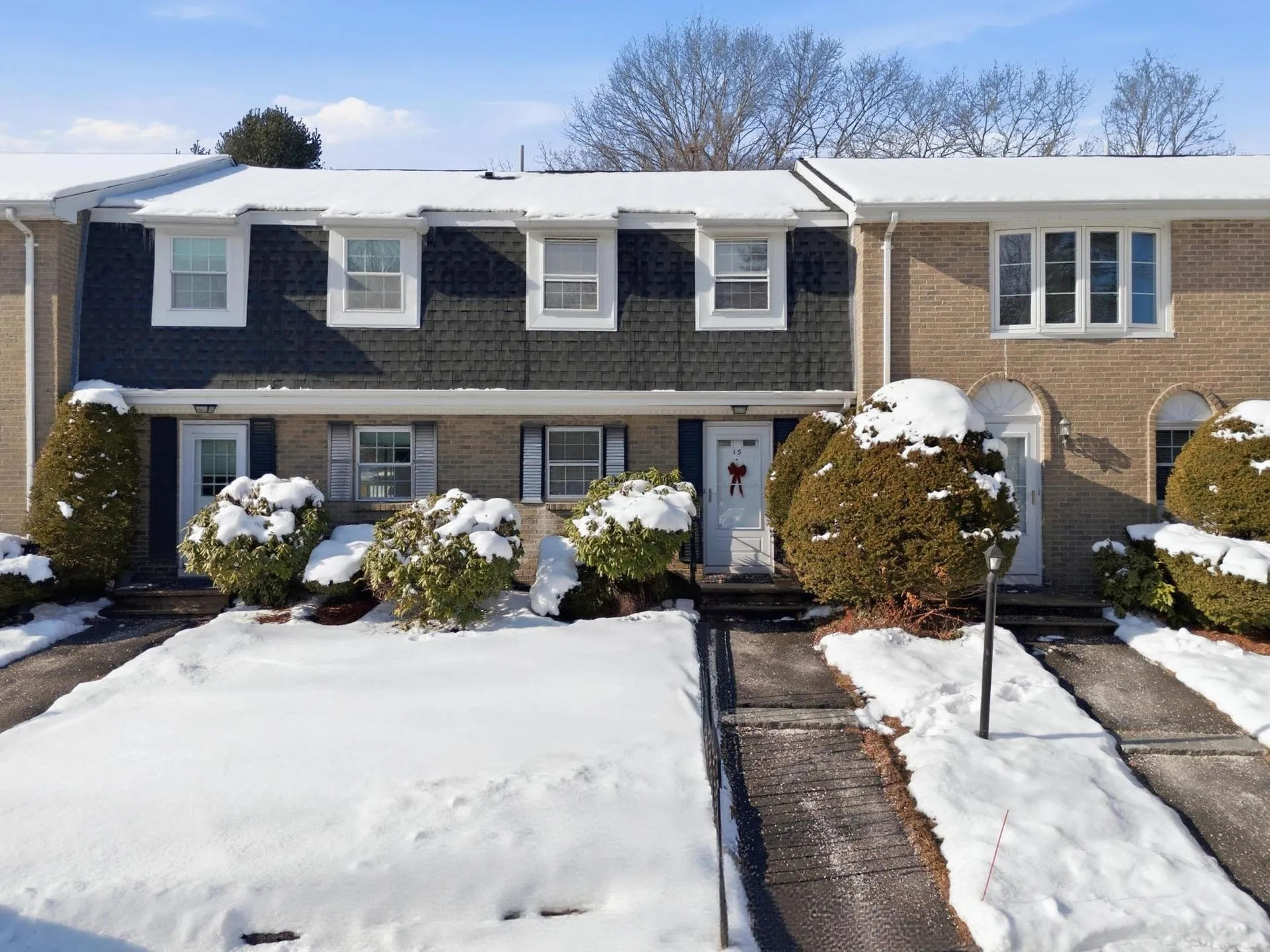 15 Fieldstone Drive Londonderry NH 03053