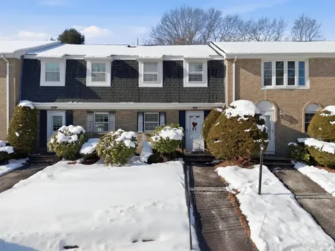 15 Fieldstone Drive Londonderry NH 03053