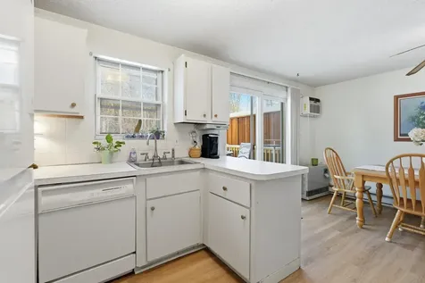 15 Fieldstone Drive Londonderry NH 03053