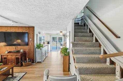 15 Fieldstone Drive Londonderry NH 03053