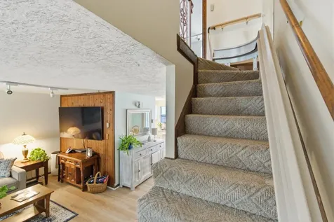 15 Fieldstone Drive Londonderry NH 03053