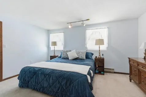 15 Fieldstone Drive Londonderry NH 03053