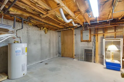 15 Fieldstone Drive Londonderry NH 03053