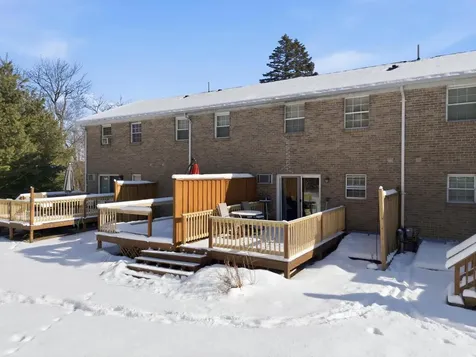 15 Fieldstone Drive Londonderry NH 03053