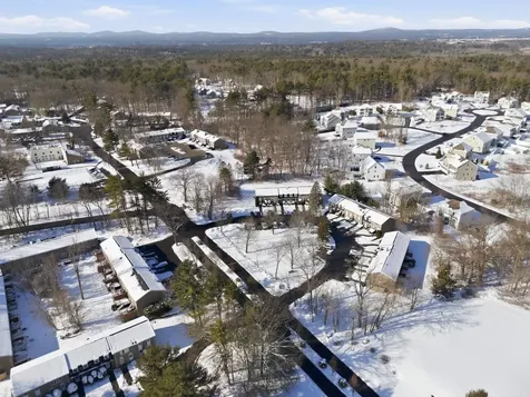 15 Fieldstone Drive Londonderry NH 03053