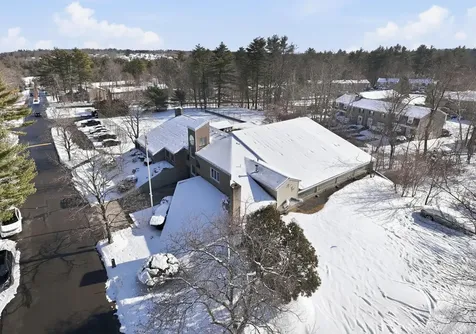 15 Fieldstone Drive Londonderry NH 03053