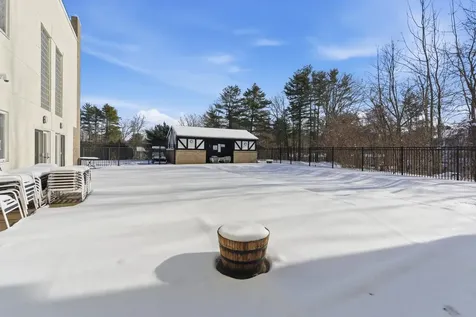 15 Fieldstone Drive Londonderry NH 03053