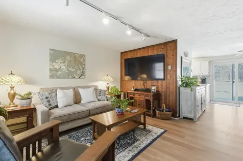 15 Fieldstone Drive Londonderry NH 03053