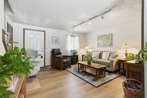 15 Fieldstone Drive Londonderry NH 03053